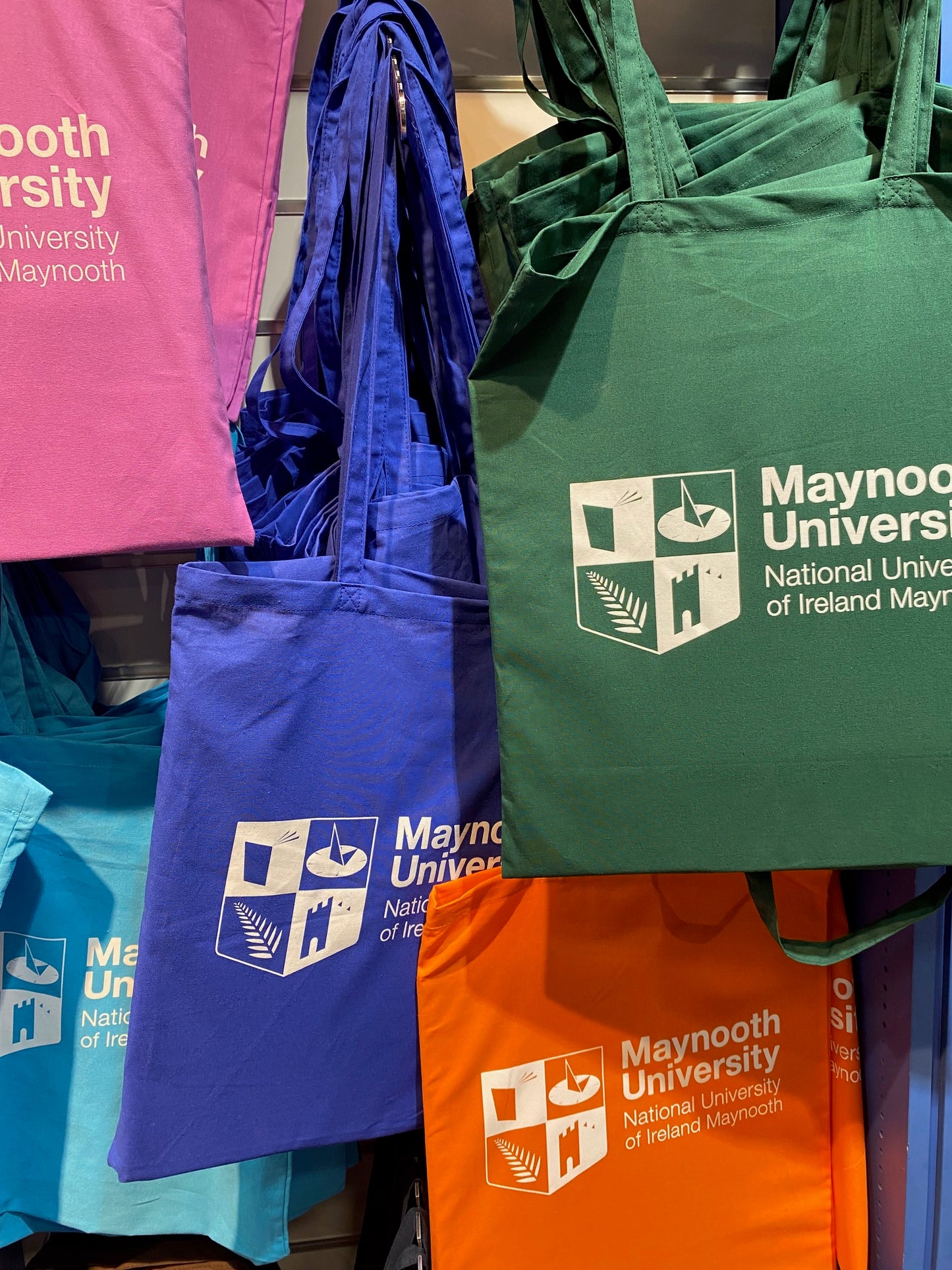 Crested Tote bag
